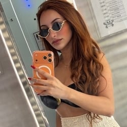 Foto de Taty Ruivinha SC ao vivo na webcam