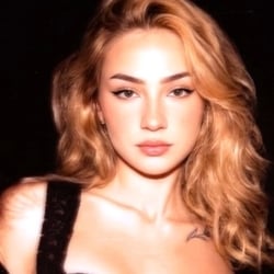 Foto de Thallyssa Bianch ao vivo na webcam