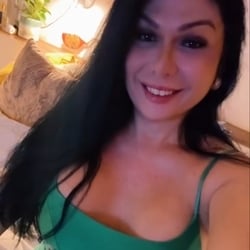 Foto de Thamires Garcia ao vivo na webcam