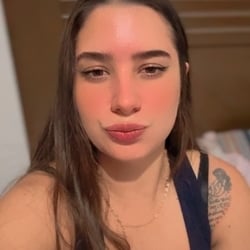 Foto de Thay Loira ao vivo na webcam