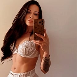 Foto de Thayla Coling ao vivo na webcam