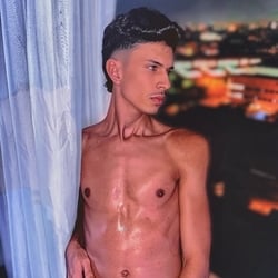 Foto de The Giant Boy ao vivo na webcam