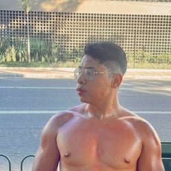 Foto de Theo Pollo ao vivo na webcam