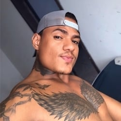 Foto de Theus 20cm - videos sexo ao vivo Sexo ao Vivo