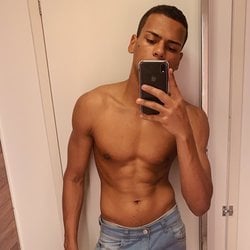 Foto de Thiago 222 ao vivo na webcam