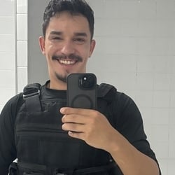 Foto de Thiago Petroy ao vivo na webcam