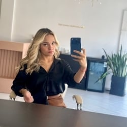 Foto de Tink 24 - videos sexo ao vivo Sexo ao Vivo