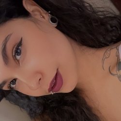 Foto de Tituba ao vivo na webcam