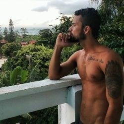 Foto de Tom Lelis ao vivo na webcam