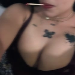 Foto de Triz Carvalho ao vivo na webcam