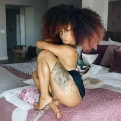 Foto de Tua Dançarina ao vivo na webcam