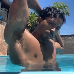 Foto de Tunay 1997 ao vivo na webcam