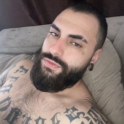 Foto de Urso Tatuador 77 ao vivo na webcam