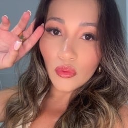 Foto de Valentina 2025 ao vivo na webcam