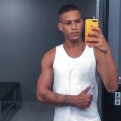 Foto de Victor 021 ao vivo na webcam