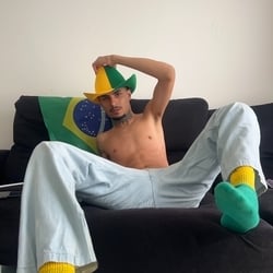 Foto de Vitor Azevedo - videos sexo ao vivo Sexo ao Vivo