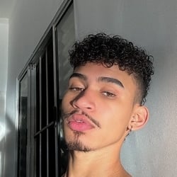 Foto de Vitt Subxx - videos sexo ao vivo Sexo ao Vivo