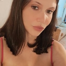 Foto de Vivi Lisboa ao vivo na webcam