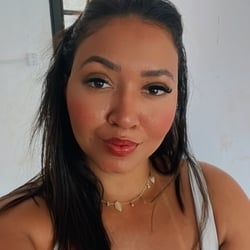 Foto de Vívian Ferreira ao vivo na webcam