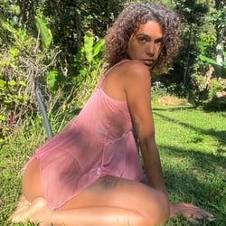 Foto de Wild Hairy ao vivo na webcam