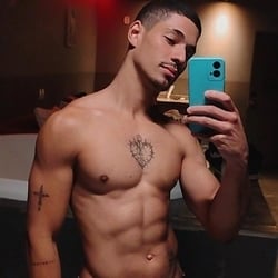 Foto de Yan Felipe ao vivo na webcam