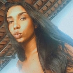 Foto de Yanne Angel ao vivo na webcam