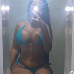 Foto de Yasmim Souza ao vivo na webcam