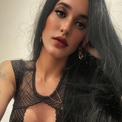 Foto de Yasmin Bae ao vivo na webcam