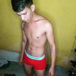 Foto de Yuri Junior - videos sexo ao vivo Sexo ao Vivo