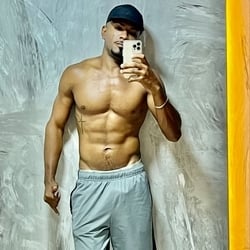 Foto de Yuri Lopez ao vivo na webcam