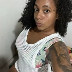 Foto de Zian ao vivo na webcam